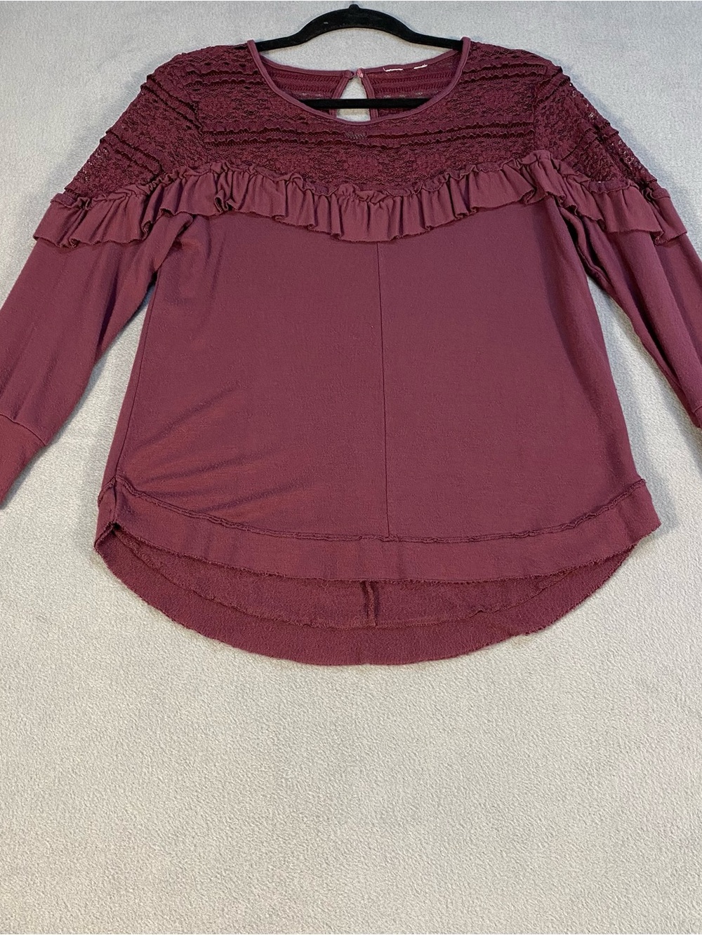 Melrose & Market Women's Burgundy Lace Yoke 3/4 Sleeve Ruffle Top - size XS
